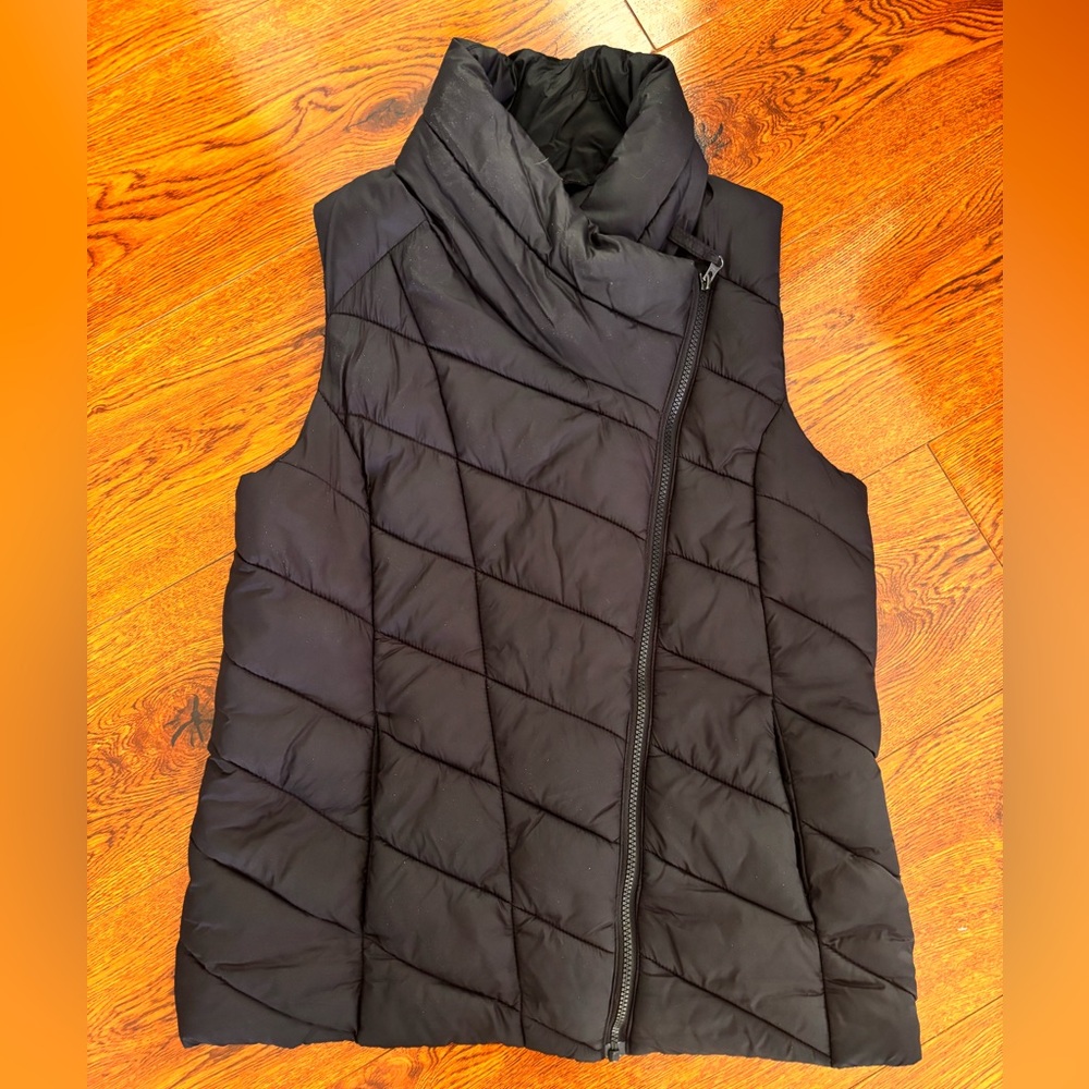 Women’s puffer vest